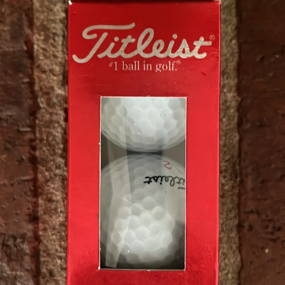 Titleist DT Distance Golf Balls New in Box - Picture 3 of 5